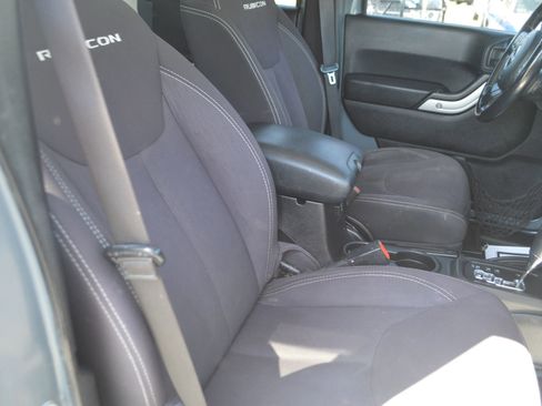 Used 2014 Jeep Wrangler Unlimited Rubicon w/ Dual Top Group AWD/4WD image 22