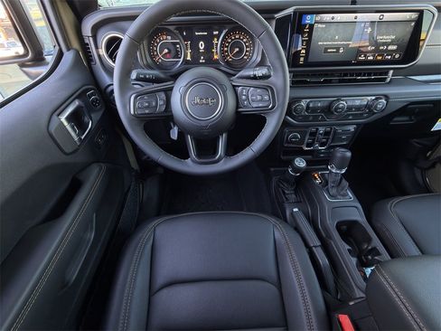 New 2025 Jeep Gladiator Sport image 10