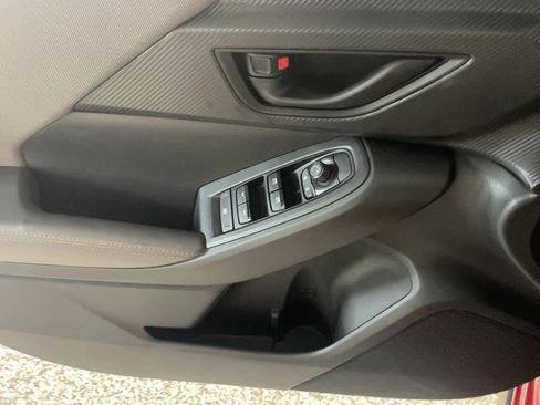 Used 2025 Subaru Crosstrek 2.5i Premium AWD/4WD image 9