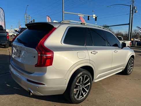 Used 2018 Volvo XC90 T5 Momentum w/ Convenience Package image 6