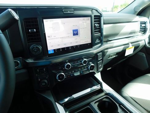 New 2025 Ford F350 Lariat w/ Lariat Ultimate Package image 36