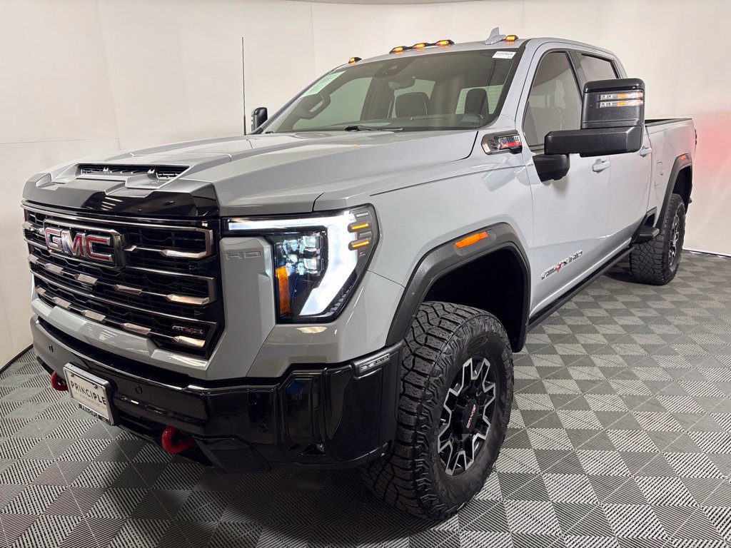 Used 2025 GMC Sierra 2500 AT4X AWD/4WD image 2