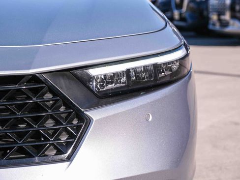 Used 2024 Honda Accord Touring image 11