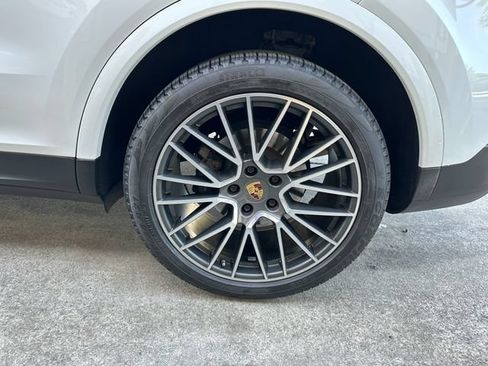 Used 2019 Porsche Cayenne AWD/4WD image 36