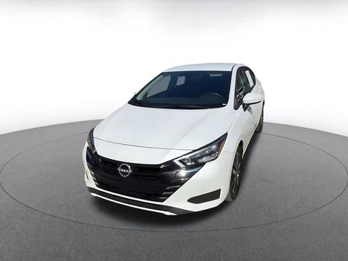 Used 2025 Nissan Versa SV image 7