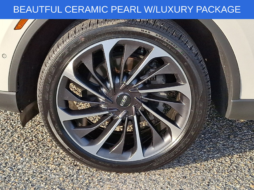 Used 2023 Lincoln Aviator Reserve w/ Equipment Group 201A AWD/4WD image 8