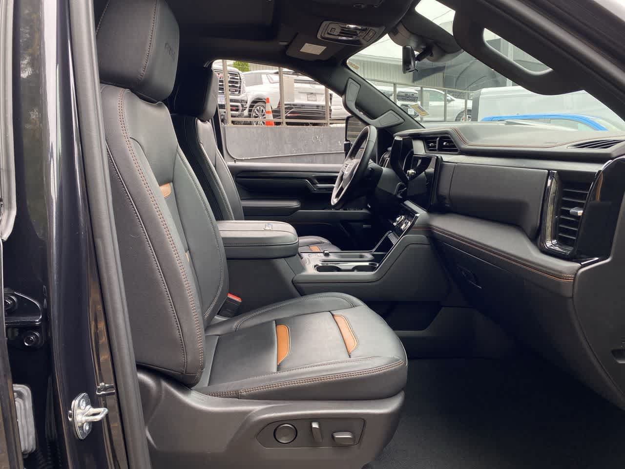 Used 2025 GMC Sierra 2500 AT4 w/ AT4 Premium Plus Package AWD/4WD image 18
