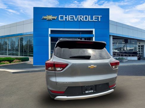 Certified 2024 Chevrolet TrailBlazer LT w/ Driver Confidence Package image 9