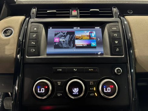 Used 2017 Land Rover Discovery SE AWD/4WD image 35