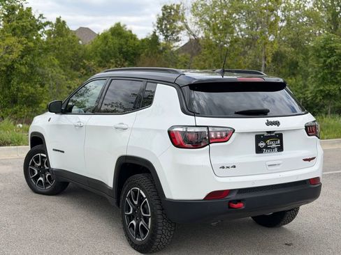 Used 2024 Jeep Compass Trailhawk AWD/4WD image 4