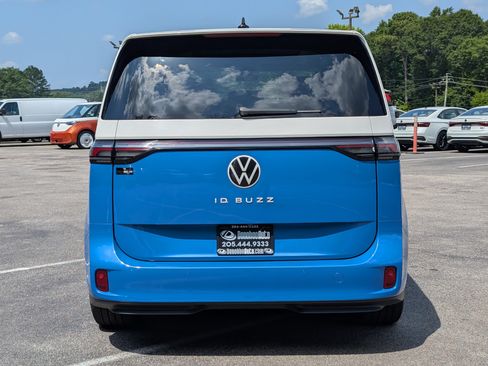 Used 2025 Volkswagen ID. Buzz 1st Edition RWD image 8