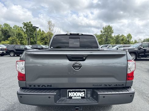 Used 2018 Nissan Titan SV w/ SV Convenience Package AWD/4WD image 26