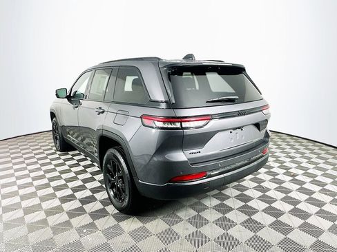 Certified 2024 Jeep Grand Cherokee Altitude image 8