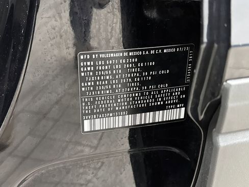 Used 2023 Volkswagen Tiguan SE image 35
