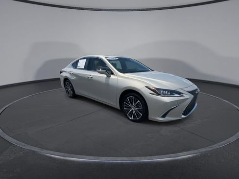 Used 2025 Lexus ES 350 w/ Premium Package FWD image 2
