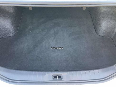 Used 2025 Nissan Altima 2.5 SV FWD image 12
