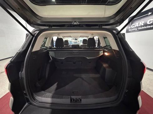 Used 2019 Ford Escape SE image 36