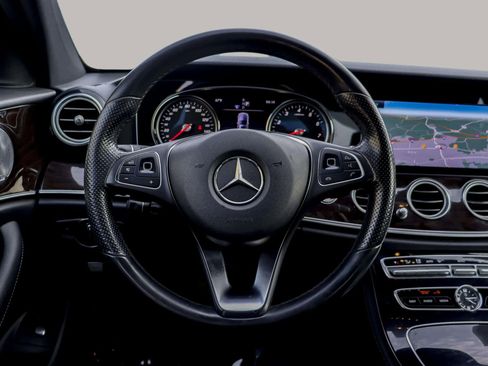 Used 2017 Mercedes-Benz E 300 4MATIC image 24