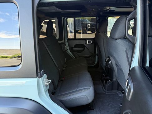 Used 2024 Jeep Wrangler Unlimited Sport AWD/4WD image 35
