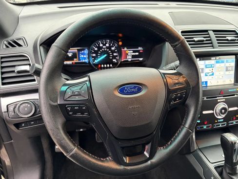 Used 2017 Ford Explorer Sport image 11