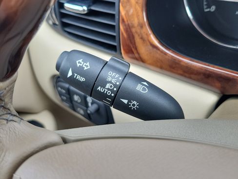 Used 2004 Jaguar XJ8 image 29