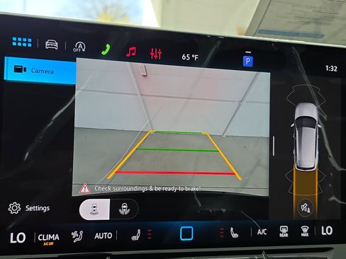 New 2026 Volkswagen Tiguan SE R-Line FWD image 22