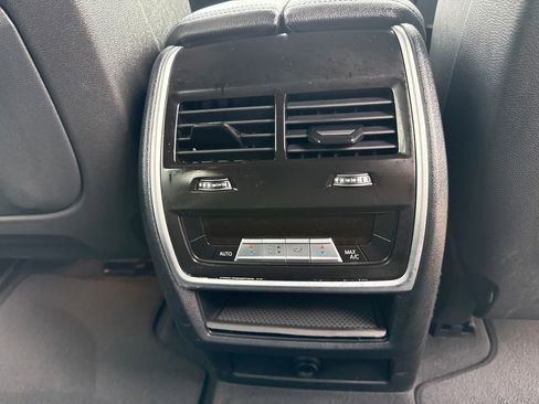 Used 2022 BMW X5 sDrive40i w/ Premium Package RWD image 17