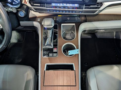 Used 2021 Toyota Sienna XLE w/ XLE Plus Package image 41