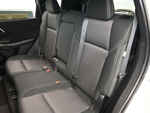 Used 2022 Mitsubishi Outlander ES image 30