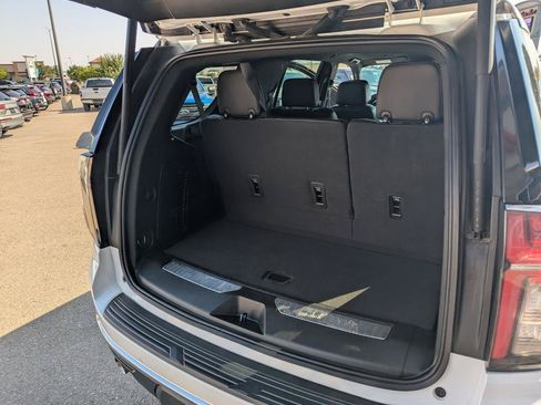 Used 2022 Chevrolet Tahoe Premier AWD/4WD image 29