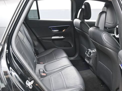 Used 2024 Mercedes-Benz GLC 300 4MATIC image 34