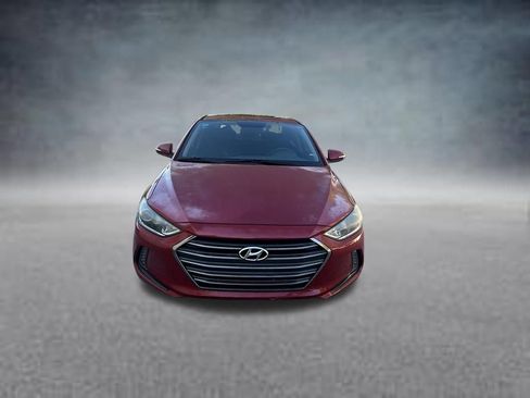 Used 2017 Hyundai Elantra Limited w/ Limited Tech Package 04 FWD image 2