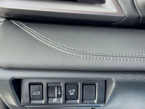 Used 2025 Subaru Outback Limited XT AWD/4WD image 12