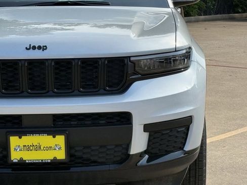New 2025 Jeep Grand Cherokee L Altitude RWD image 8