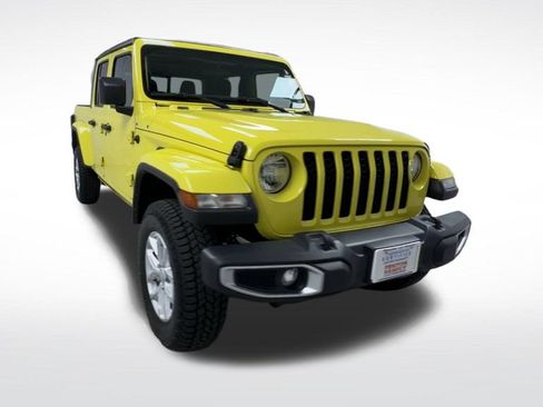 Used 2023 Jeep Gladiator Sport AWD/4WD image 2