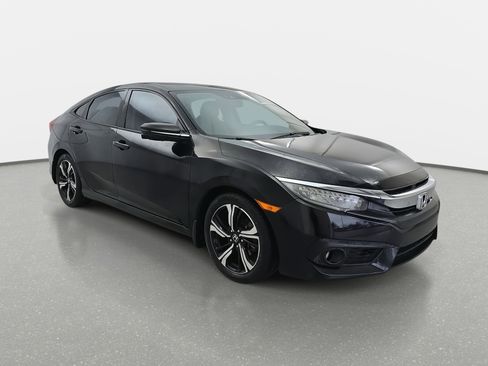 Used 2017 Honda Civic Touring image 3