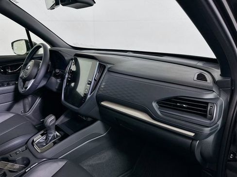 Used 2025 Subaru Forester Limited image 31