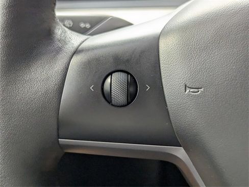 Used 2023 Tesla Model Y Long Range image 19