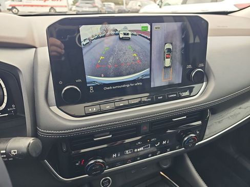 Used 2023 Nissan Rogue Platinum w/ Platinum Premium Package image 38