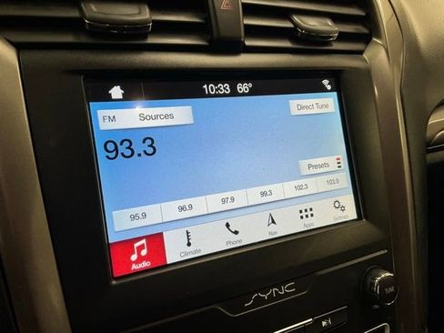 Used 2019 Ford Fusion SE FWD image 22