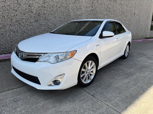 Used 2012 Toyota Camry XLE w/ Leather Pkg image 1