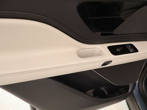 New 2026 Lincoln Aviator 2WD image 17