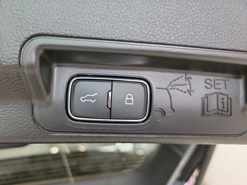 Used 2025 Ford Explorer ST image 21