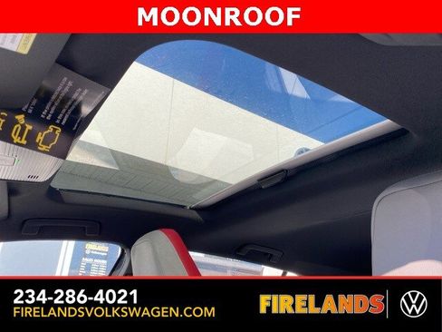 New 2026 Volkswagen GTI SE image 5