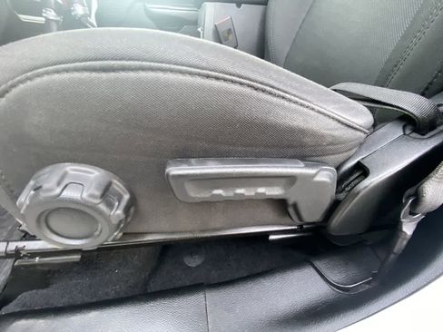 Used 2019 Jeep Wrangler Unlimited Sport S image 12