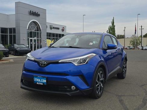 Used 2018 Toyota C-HR XLE FWD image 1