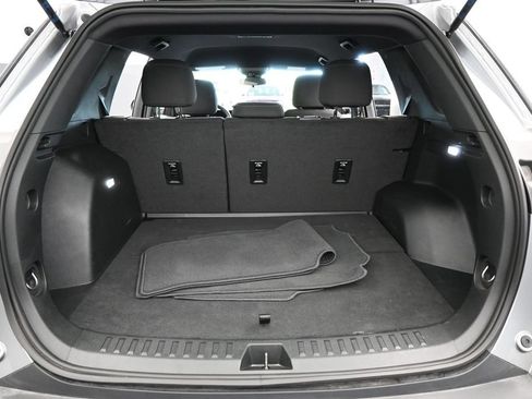 Used 2026 Chevrolet Equinox LT FWD image 34