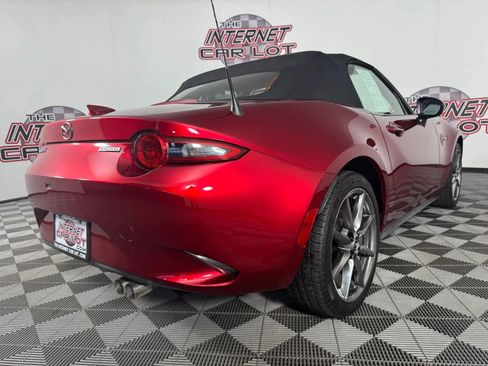 Used 2021 MAZDA MX-5 Miata Grand Touring RWD image 32