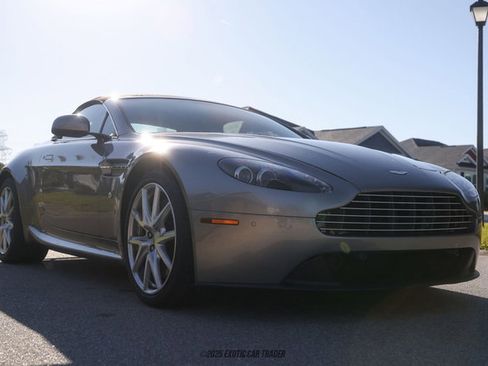Used 2012 Aston Martin V8 Vantage Roadster image 19