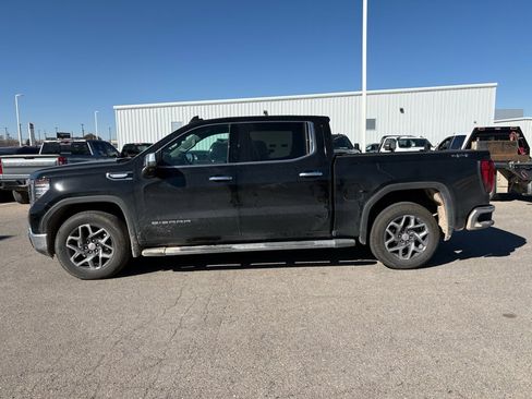 Used 2025 GMC Sierra 1500 SLT image 3